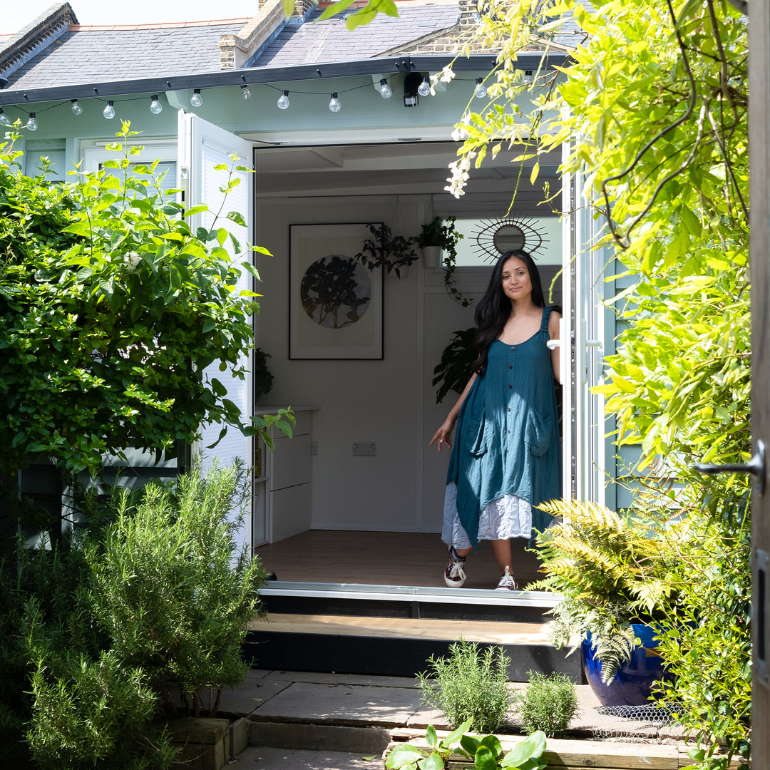 In-person watercolor workshop at La Casita garden studio, London